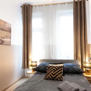 Clicktheflat Aleje Niepodleglosci Center Hostel Warszawa